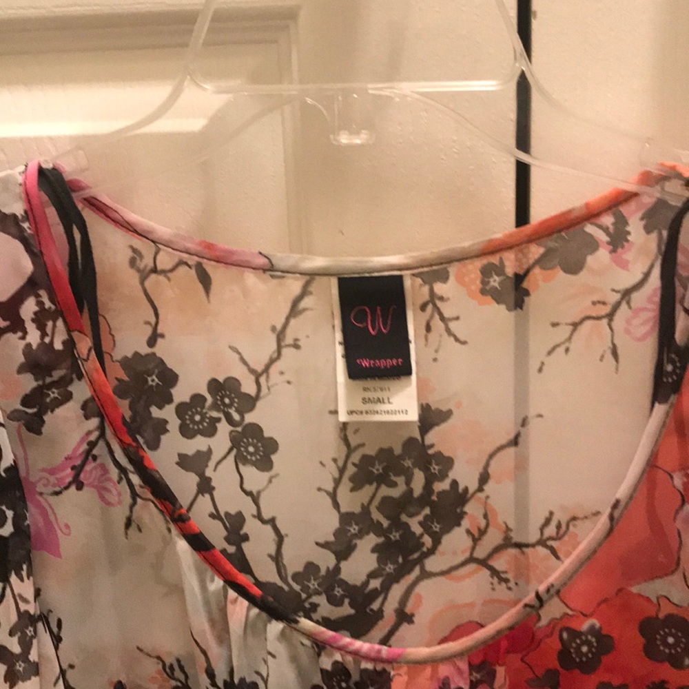 Floral/Tree Patterned Top - Picture 3 of 4